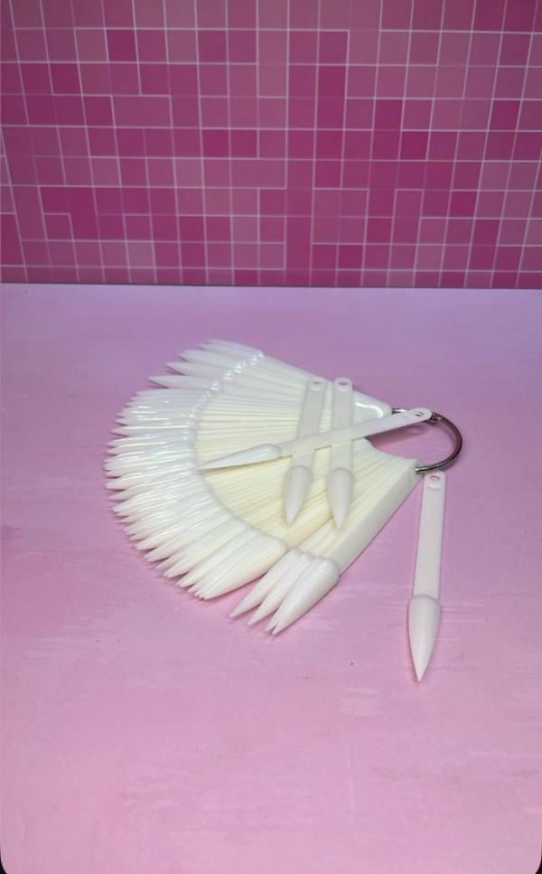 MOSTRADOR DE UÑAS STILETTO LLAVERO 1075357