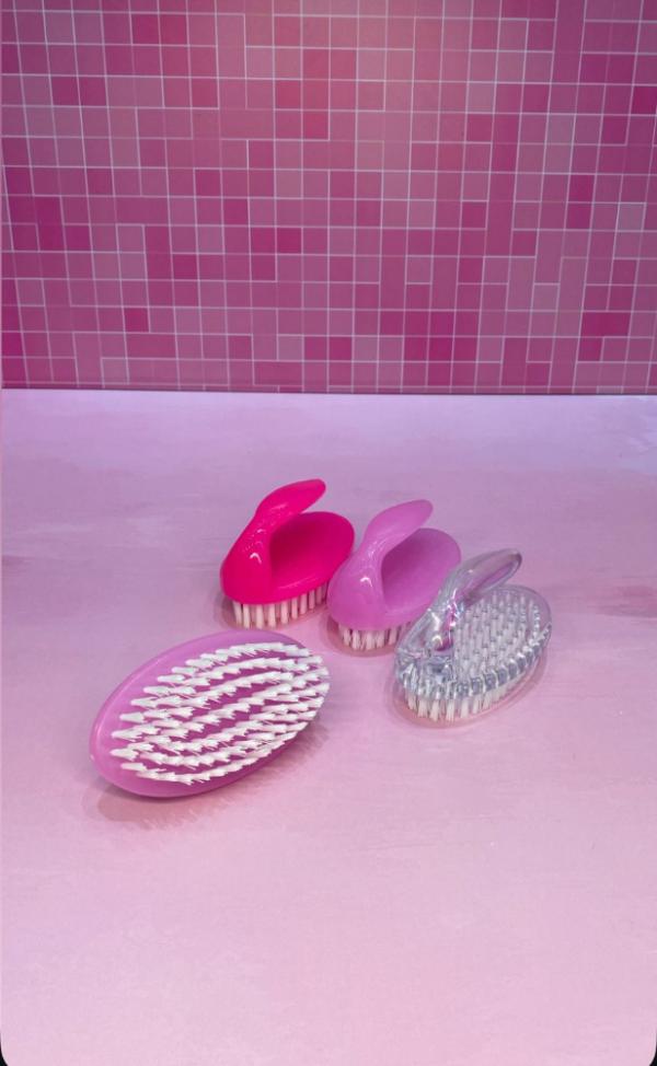 CEPILLO PARA UÑAS OVALADO 0687805